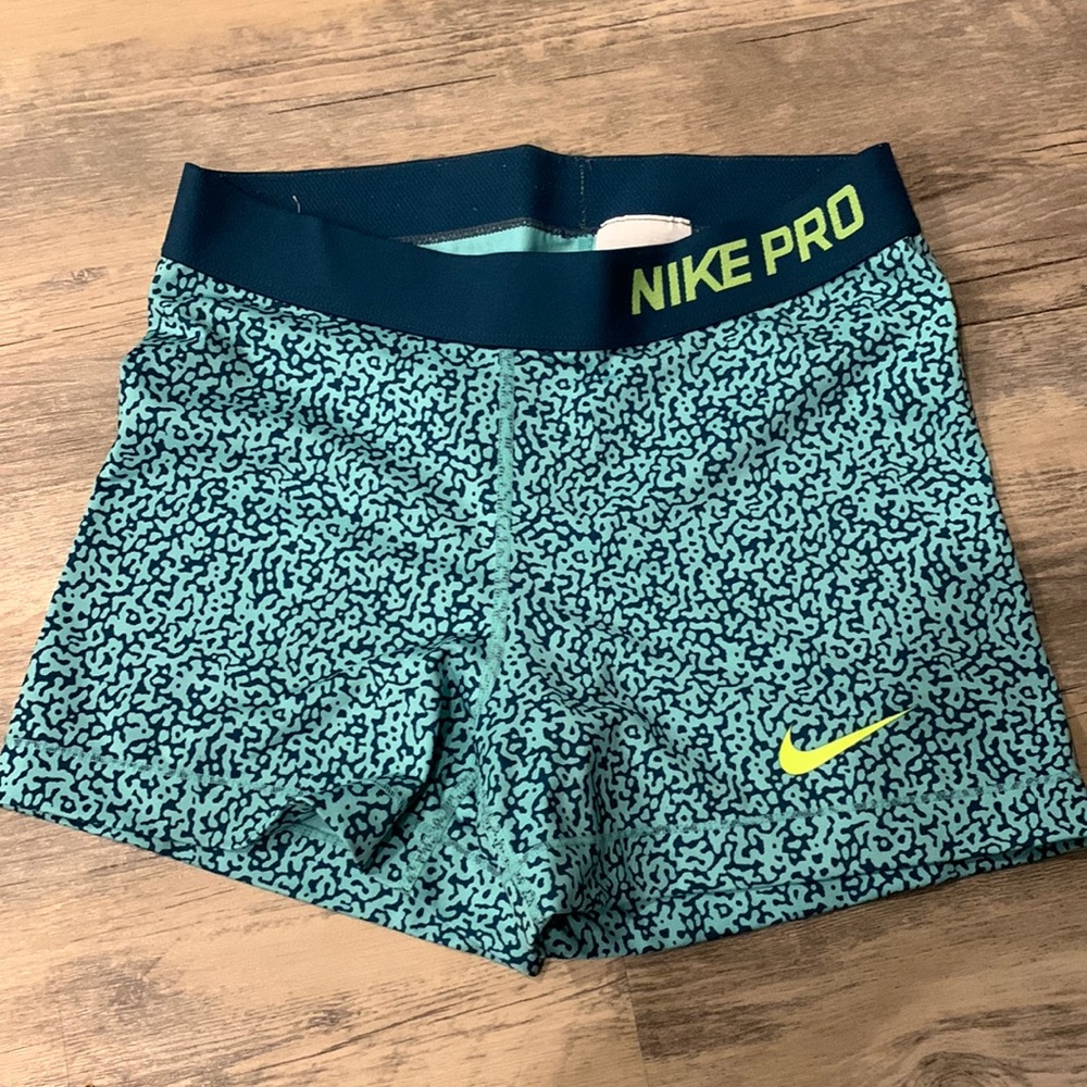 Nike Pros - Workout Wear